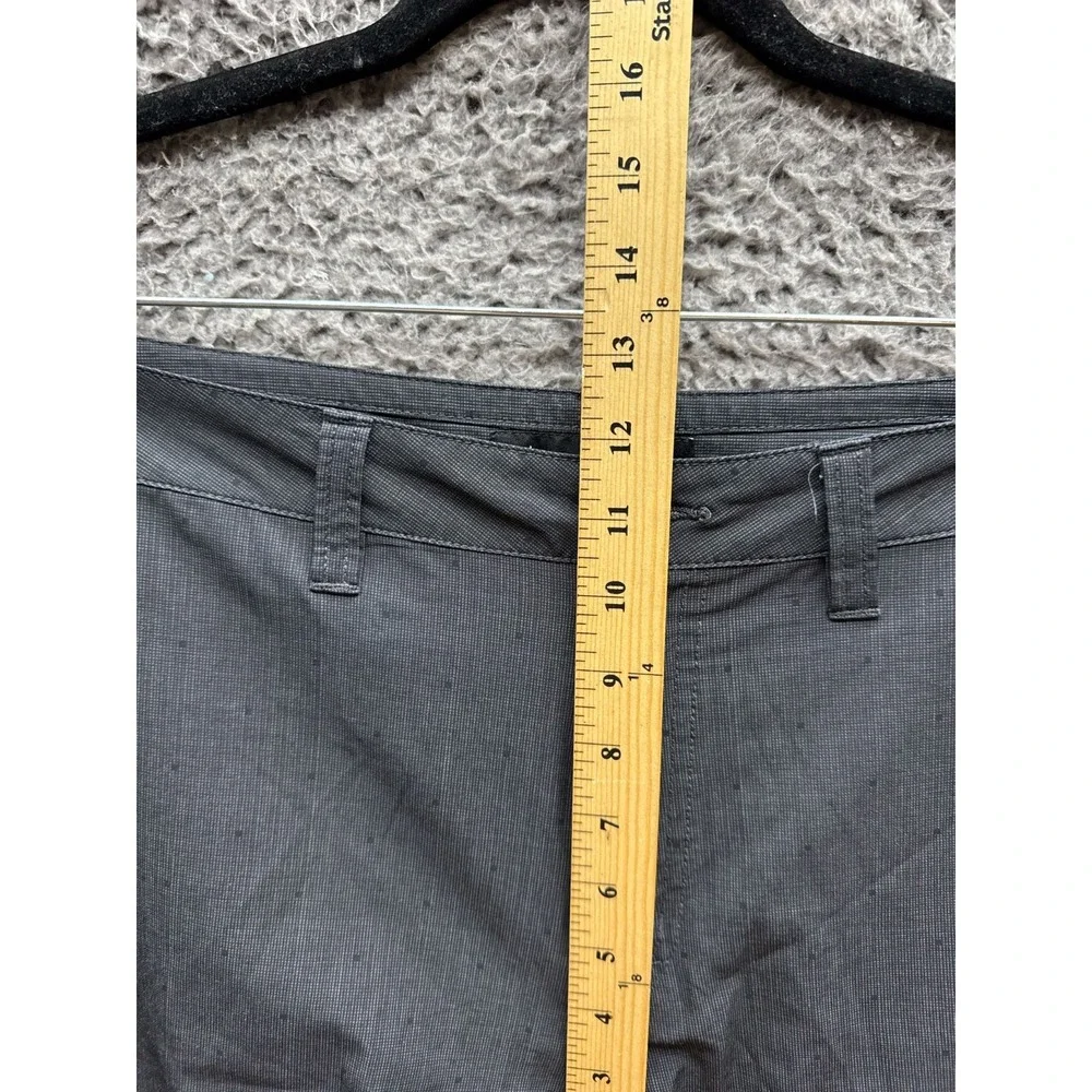 Travis Mathew Black Polka Dots‎ Golf Chino Shorts Gray Mens Size 34